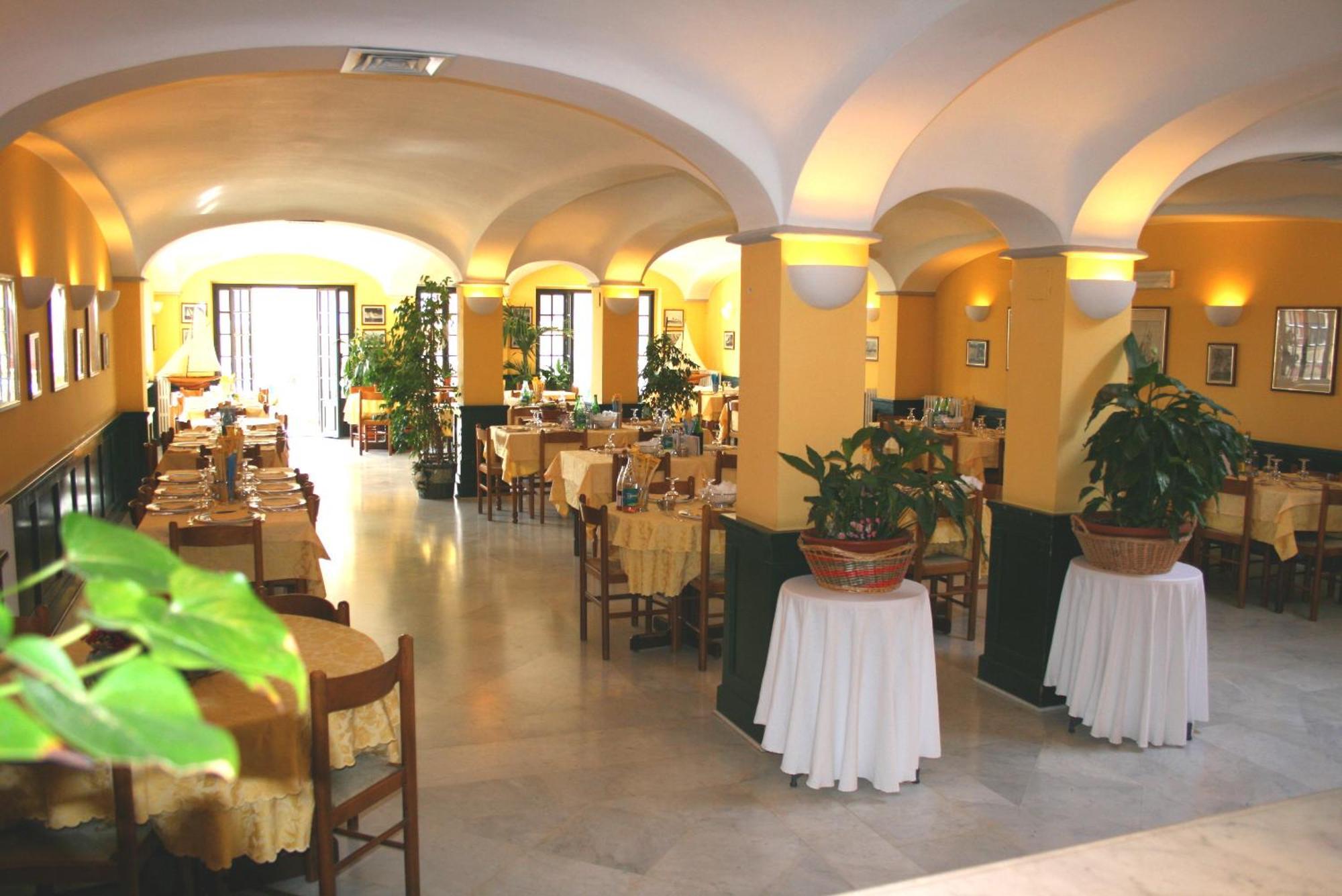Mh Hotel Varraze Exterior foto